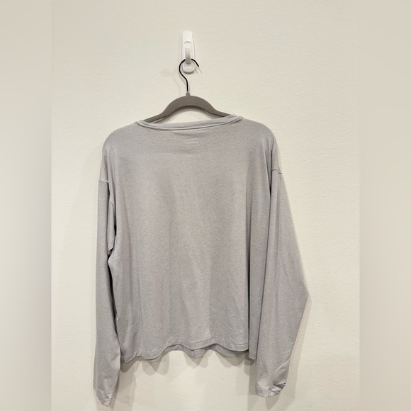 Athleta Light Gray Long Sleeve Women's Top - Picture 2 of 2
